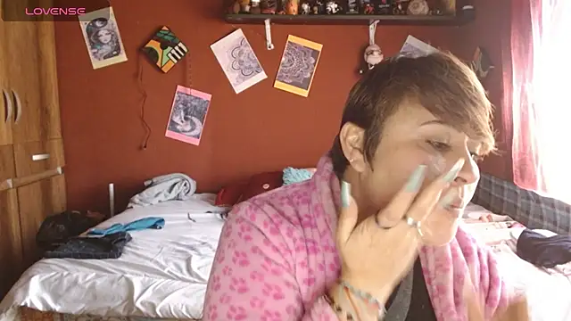 Snapshot of Sasharosee2 chatting on October 9, 12:17 pm Sasharosee2 online show from October 9, 12:17 pm