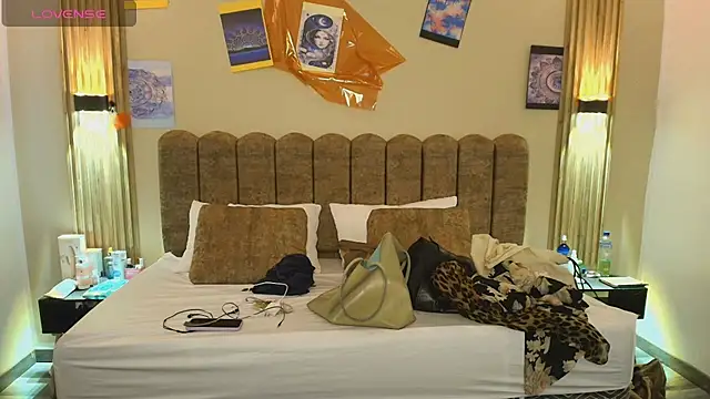 Snapshot of Sasharosee2 chatting on October 6, 11:55 am Sasharosee2 online show from October 6, 11:55 am