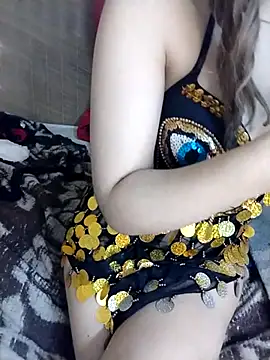 Snapshot of shahinaz-123 chatting on February 28, 10:04 am shahinaz-123 online show from February 28, 10:04 am