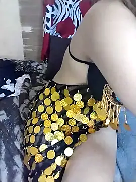 Snapshot of shahinaz-123 chatting on February 10, 10:14 am shahinaz-123 online show from February 10, 10:14 am