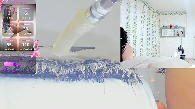 Ashley  Jones   online show from April 18, 9:00 am