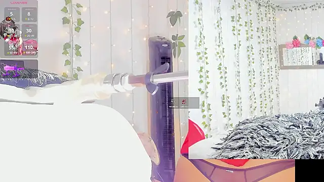 Ashley  Jones   online show from February 19, 9:06 am