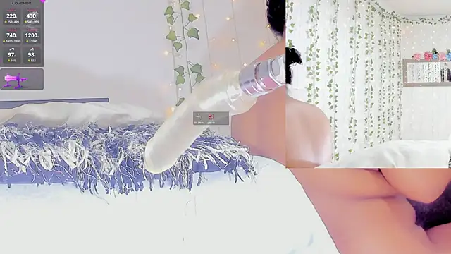 Ashley  Jones   online show from March 18, 9:01 am