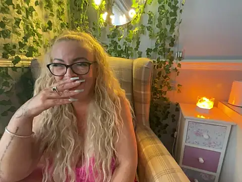 BonnyDesire online show from October 3, 4:41 pm