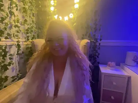 Snapshot of BonnyDesire chatting on October 30, 8:17 pm BonnyDesire online show from October 30, 8:17 pm