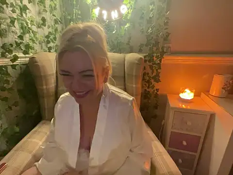 BonnyDesire online show from October 11, 7:37 pm