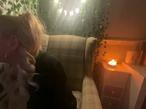 Snapshot of BonnyDesire chatting on November 21, 8:08 pm BonnyDesire online show from November 21, 8:08 pm