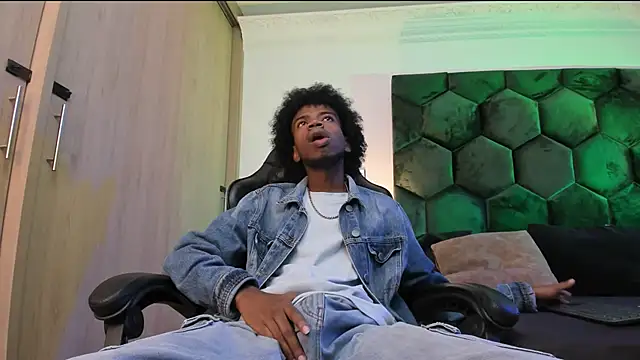 AllexJacob online show from February 5, 1:18 pm