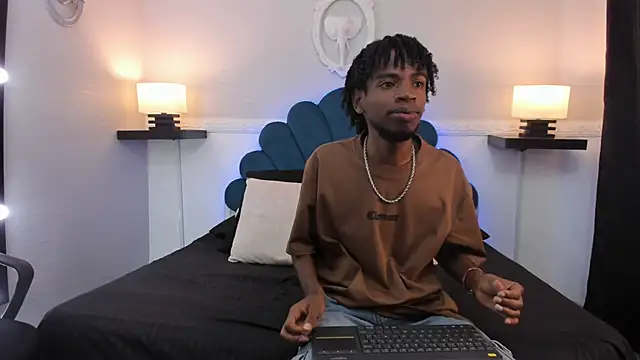 AllexJacob online show from September 18, 1:36 pm