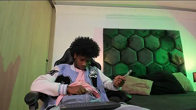 AllexJacob online show from February 7, 1:08 pm