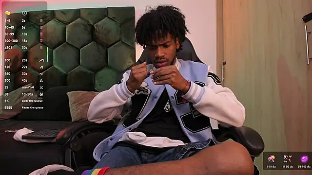 AllexJacob online show from February 24, 1:12 pm