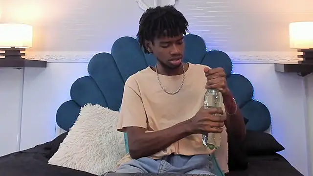 AllexJacob online show from September 29, 1:28 pm