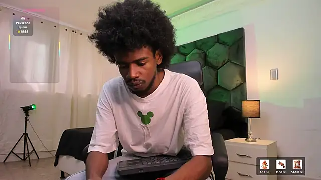 AllexJacob online show from April 18, 1:13 pm