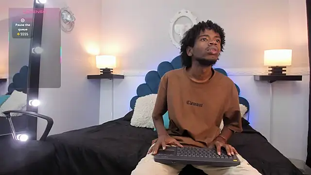 AllexJacob online show from October 21, 1:21 pm