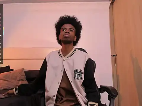 AllexJacob online show from November 5, 1:14 pm