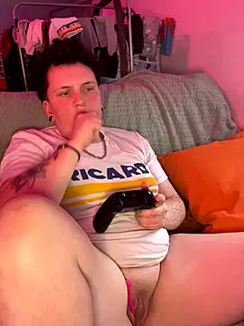 Snapshot of captaine_pioupiou chatting on November 15, 3:05 pm captaine pioupiou online show from November 15, 3:05 pm