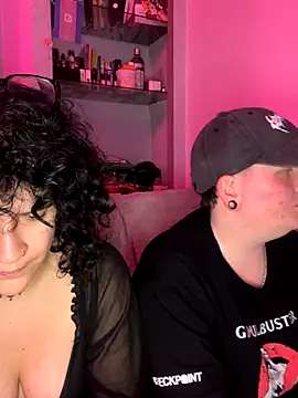 Snapshot of captaine_pioupiou chatting on November 9, 8:57 pm captaine pioupiou online show from November 9, 8:57 pm