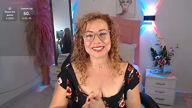 Jademommy  online show from January 6, 6:23 pm