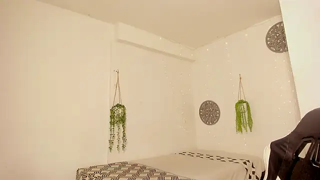 Dakota x18 online show from November 10, 7:19 pm