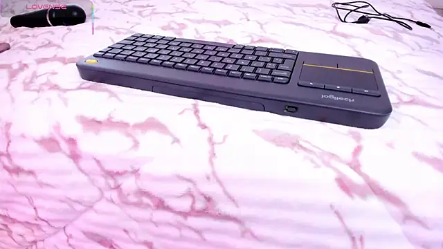 Snapshot of Doll_lauren chatting on November 25, 11:32 am Doll lauren online show from November 25, 11:32 am