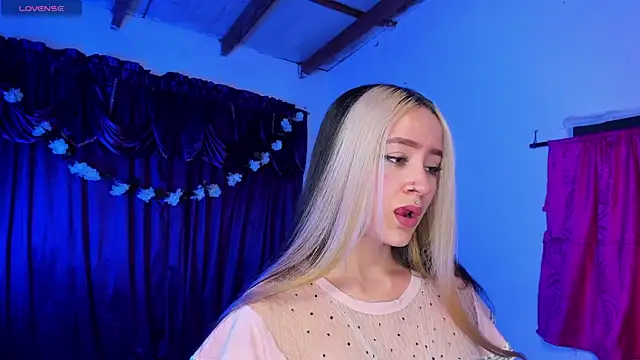 Shairaclark  online show from February 13, 12:54 am