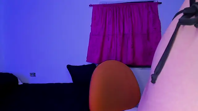 Shairaclark  online show from October 8, 10:21 pm