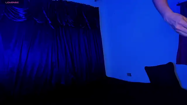 Shairaclark  online show from November 27, 12:44 am