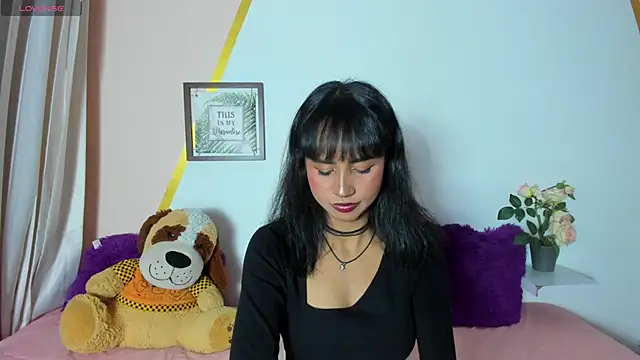 Lola Purple online show from November 17, 3:43 am