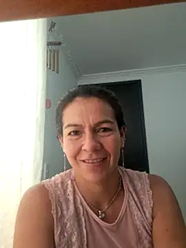 camilavargas  online show from February 11, 9:25 pm