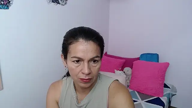 camilavargas  online show from February 7, 1:08 pm