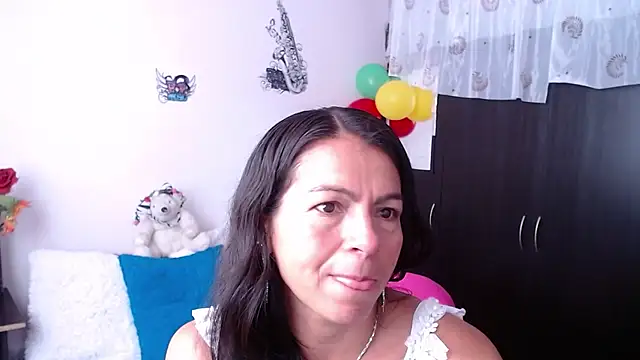 camilavargas  online show from September 25, 8:26 pm