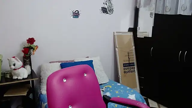 camilavargas  online show from September 23, 10:39 pm