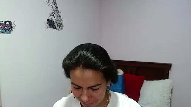 Snapshot of camilavargas_ chatting on June 30, 4:29 pm camilavargas online show from June 30, 4:29 pm