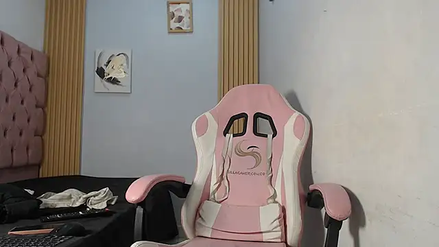 Naomis 35 online show from November 27, 7:47 pm