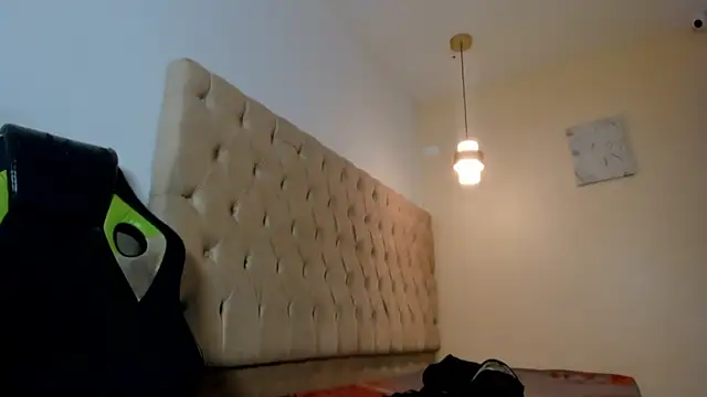 Naomis 35 online show from December 15, 7:20 pm