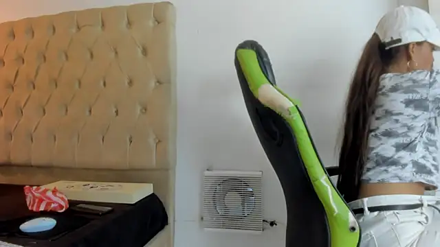 Naomis 35 online show from February 16, 7:45 pm