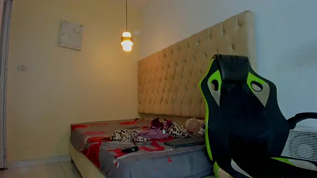 Naomis 35 online show from January 14, 11:30 pm