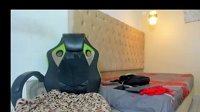 Naomis 35 online show from December 19, 8:00 pm