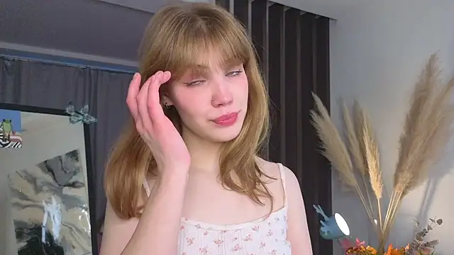 pienaple online show from November 12, 4:05 am