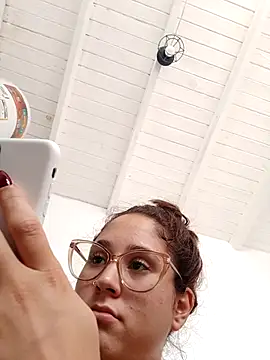 linameii online show from February 12, 4:29 pm