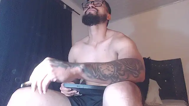 Chrys harris77 online show from April 8, 1:40 am