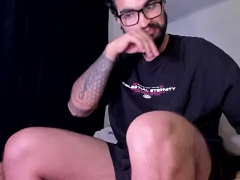 Snapshot of Chrys_harris77 chatting on July 17, 5:04 am Chrys harris77 online show from July 17, 5:04 am