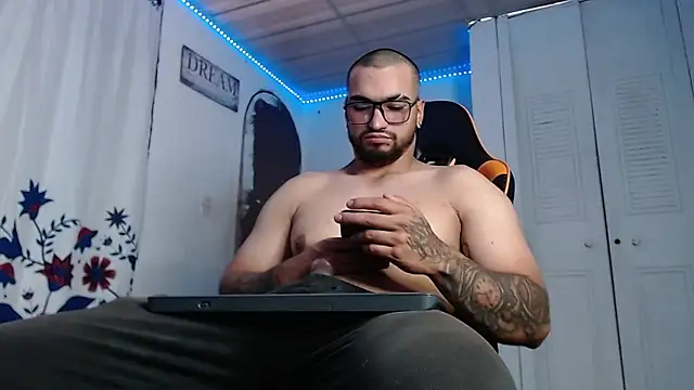 Chrys harris77 online show from December 18, 4:00 pm