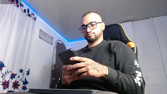 Chrys harris77 online show from December 16, 11:42 pm