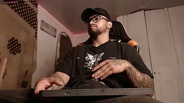 Chrys harris77 online show from November 28, 2:01 am