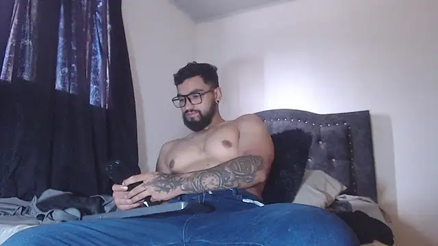 Chrys harris77 online show from March 31, 8:11 pm