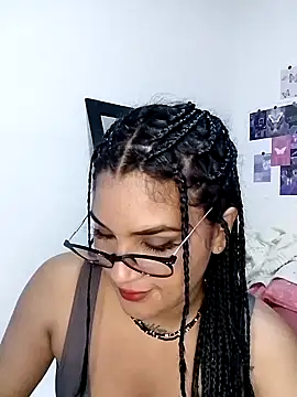 Snapshot of Renata_Zoe chatting on October 19, 1:41 am Renata Zoe online show from October 19, 1:41 am