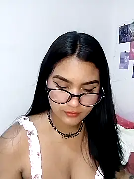 Snapshot of Renata_Zoe chatting on October 6, 1:29 am Renata Zoe online show from October 6, 1:29 am