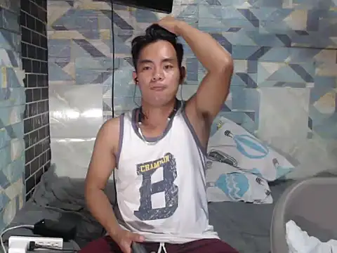 Snapshot of Newt4U chatting on September 22, 2:34 pm Newt4U online show from September 22, 2:34 pm