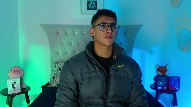 SalvadorFit online show from December 3, 8:30 pm